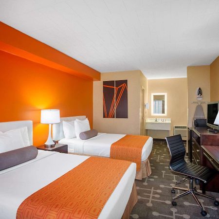 Howard Johnson By Wyndham College Park Exterior photo