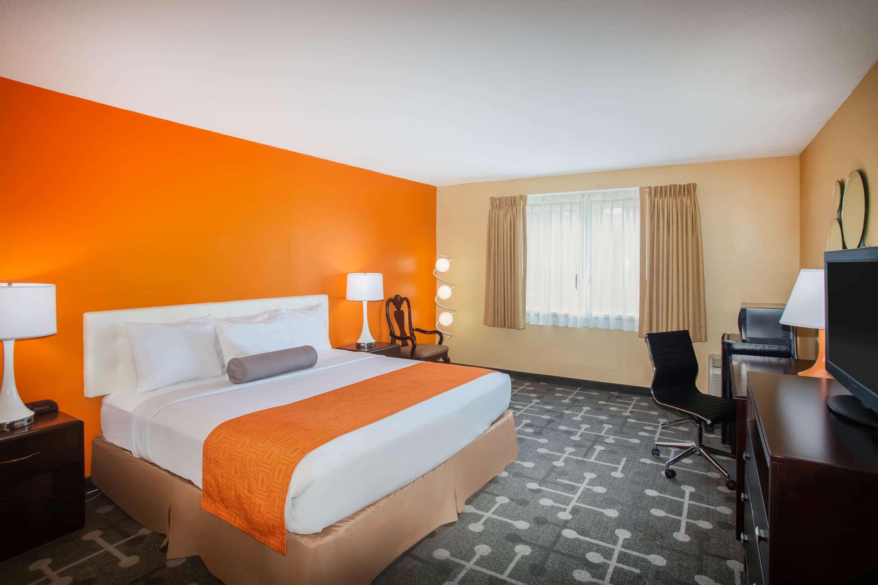 Howard Johnson By Wyndham College Park Exterior photo