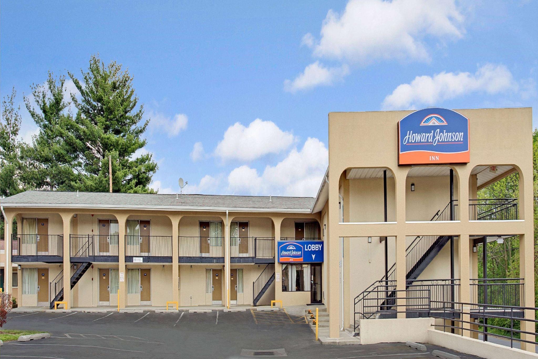 Howard Johnson By Wyndham College Park Exterior photo